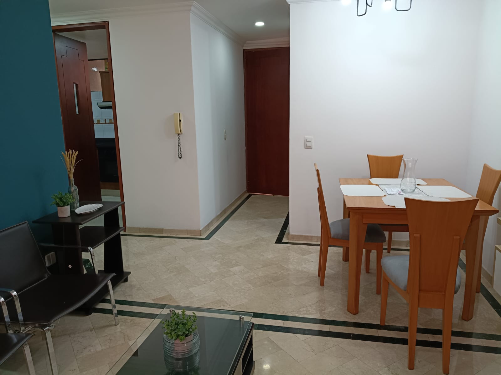 APARTAMENTO AMOBLADO EN ARRIENDO – SANTA BARBARA